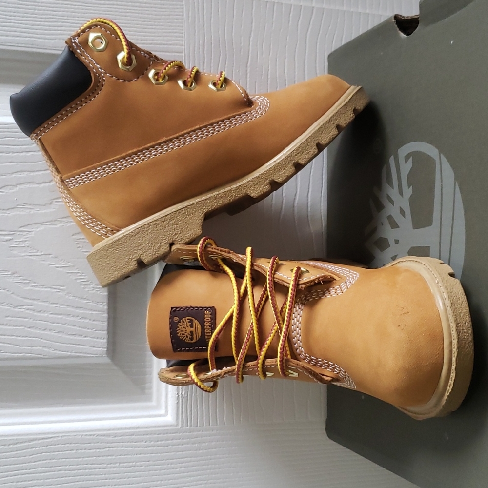 Timberland Classic 6IN Waterproof Boot Wheat Nubuck Toddler Sz. 9